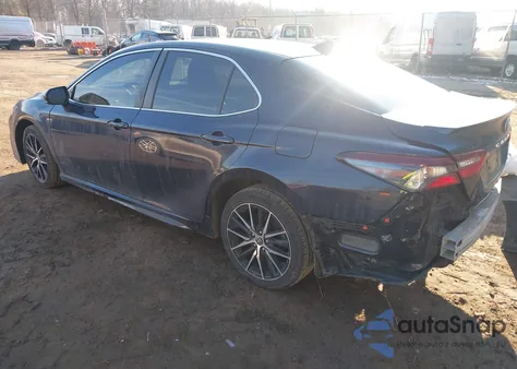2021 Toyota Camry Se z USA, uszkodzony, nr VIN 4T1G11AK8MU549487